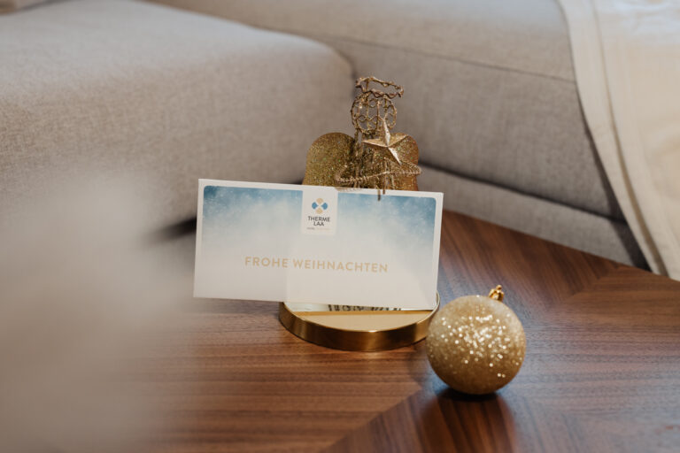 Gutschein im weihnachtlichen Kuvert