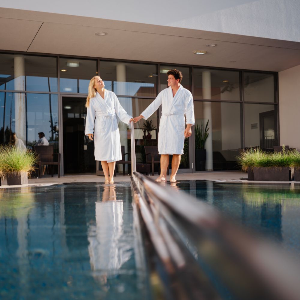 Pärchen Hotel Pool